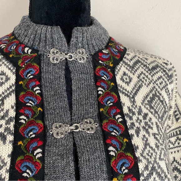 Vintage 100% Pure New Wool Nordic Traditions by Devold FairIsle Cardigan Sweater - Picture 2 of 11